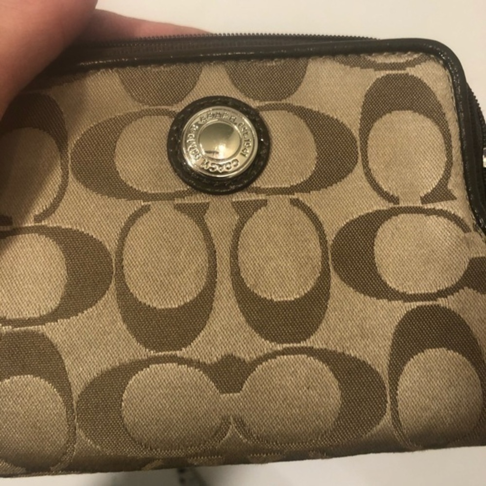 Coach brown signature wristlet - Picture 3 of 6